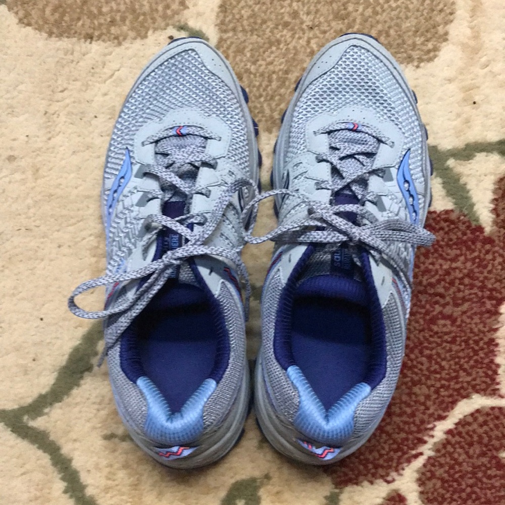 Womens 9W Saucony Excursion TR Sneakers